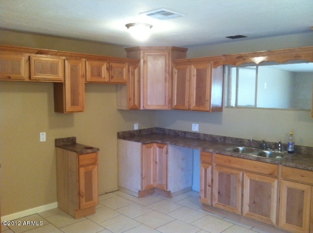 2941 West Rancho Drive Phoenix, AZ 85017 - Photo 8 of 9 r6
