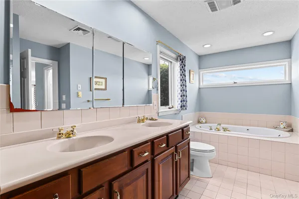 $875,000 | 412 Heritage Hills, Unit A, Somers, NY 10589