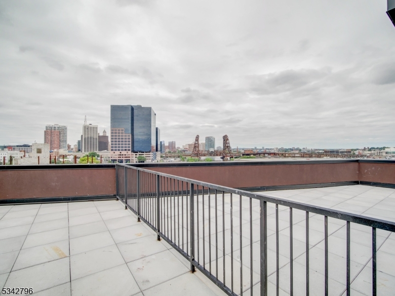 486 Market Street Newark, NJ 07105 - Photo 8 of 34 a balcony with city view