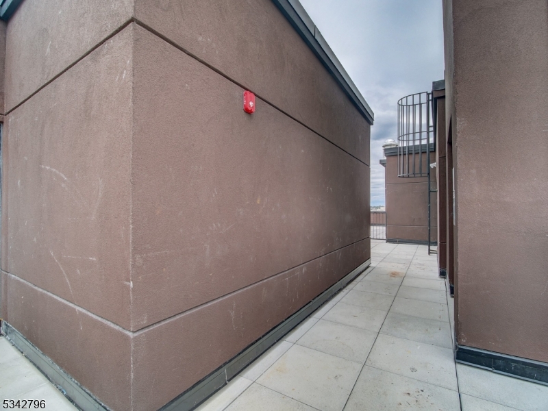 486 Market Street Newark, NJ 07105 - Photo 10 of 34 a view of a hallway