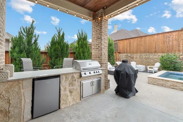 $1,000,000 | 9409 Blackpine Court, Lantana, TX 76226