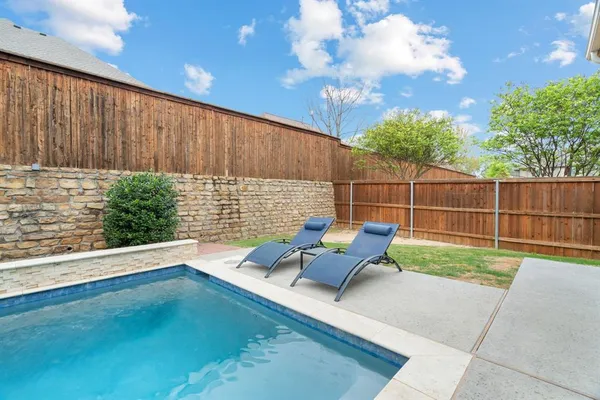 $1,000,000 | 9409 Blackpine Court, Lantana, TX 76226