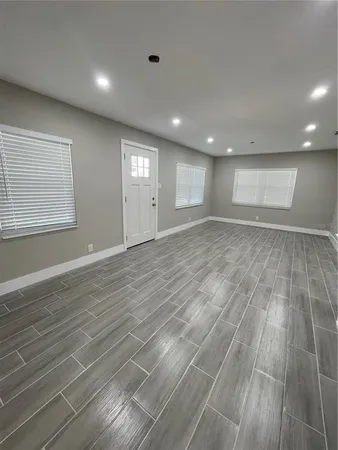 $2,600 | 2919 East Columbus Drive, Tampa, FL 33605