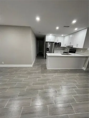 $2,600 | 2919 East Columbus Drive, Tampa, FL 33605