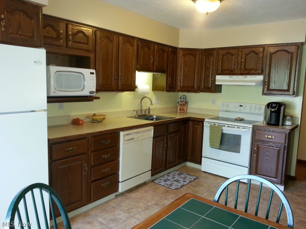 35074 Bainbridge Road North Ridgeville, OH 44039 - Photo 3 of 14