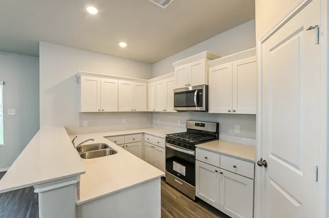 $1,710 | 3000 Wild Indigo Trail, Brookshire, TX 77423