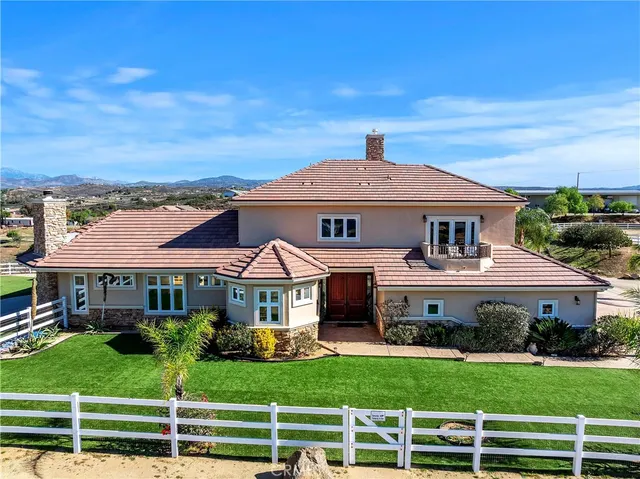 $1,800,000 | 39444 Calle Portillo, Temecula, CA 92592