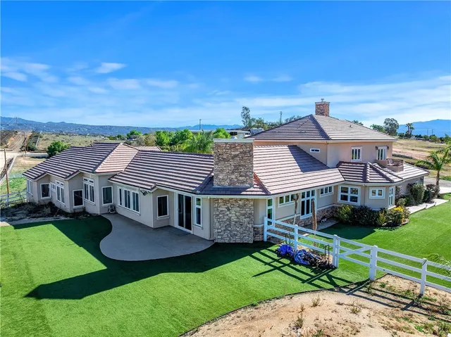$1,800,000 | 39444 Calle Portillo, Temecula, CA 92592