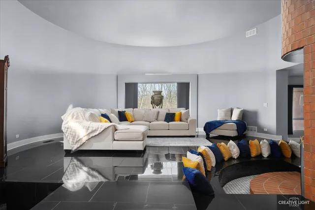 $1,200,000 | 4 Eden Lane, Joliet, IL 60431