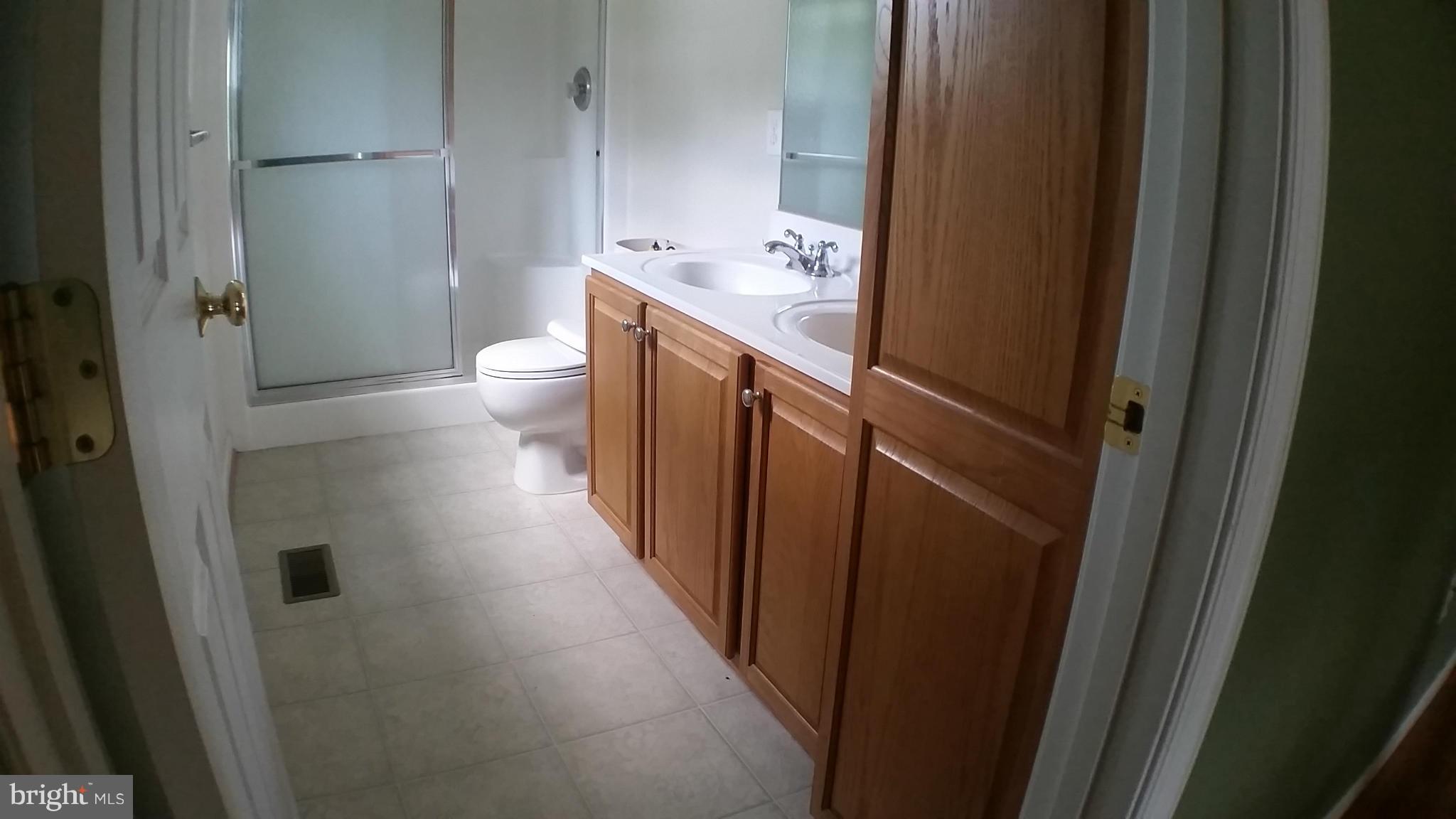 535 Joans Quadrangle Road Front Royal, VA 22630 - Photo 11 of 20 Bath