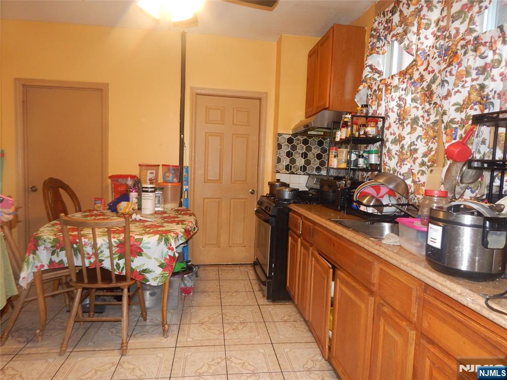 626 Fulton Street Elizabeth, NJ 07206 - Photo 3 of 21