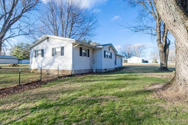 $194,900 | 2376 North Eunice Drive, Salem, IN 47167