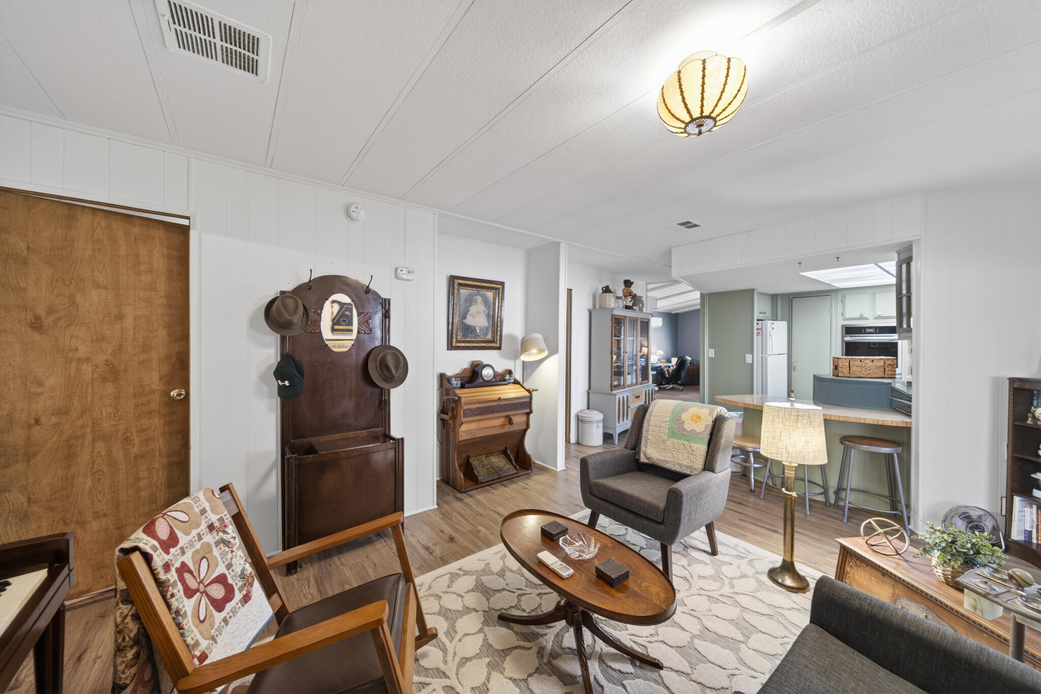 1059 Eagle Nest Road Redding, CA 96003 - Photo 20 of 44 a living room with furniture