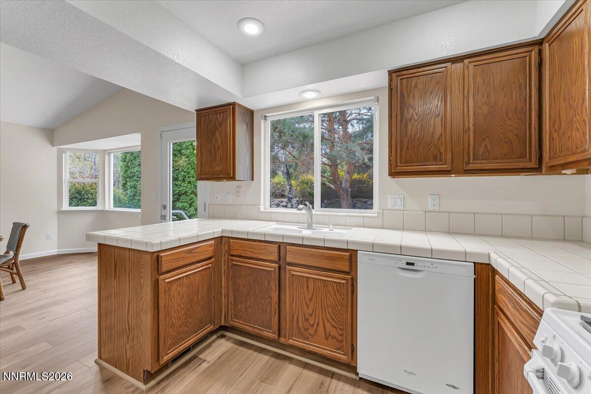 1870 Tess Way Reno, NV 89511 - Photo 15 of 39 17-1870 Tess Way Reno NV 89511 (17 of 55