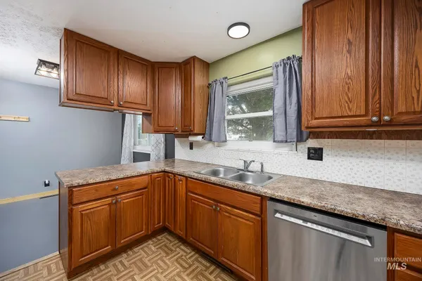 $319,900 | 320 East 23rd Drive, Burley, ID 83318