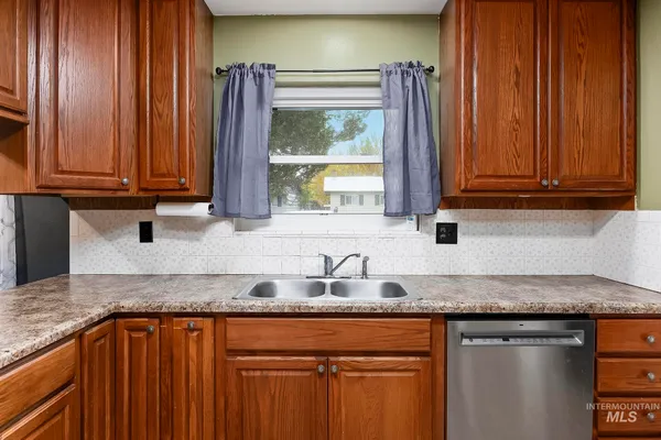 $319,900 | 320 East 23rd Drive, Burley, ID 83318
