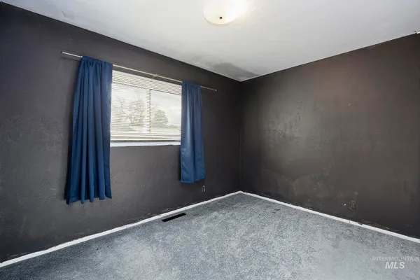 $319,900 | 320 East 23rd Drive, Burley, ID 83318