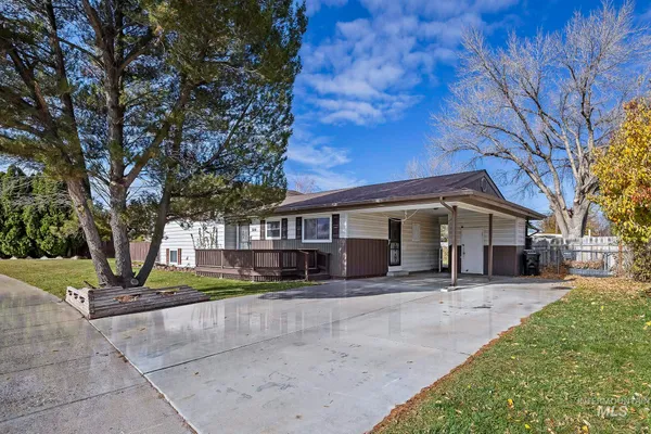 $319,900 | 320 East 23rd Drive, Burley, ID 83318