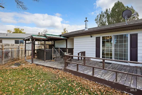 $319,900 | 320 East 23rd Drive, Burley, ID 83318