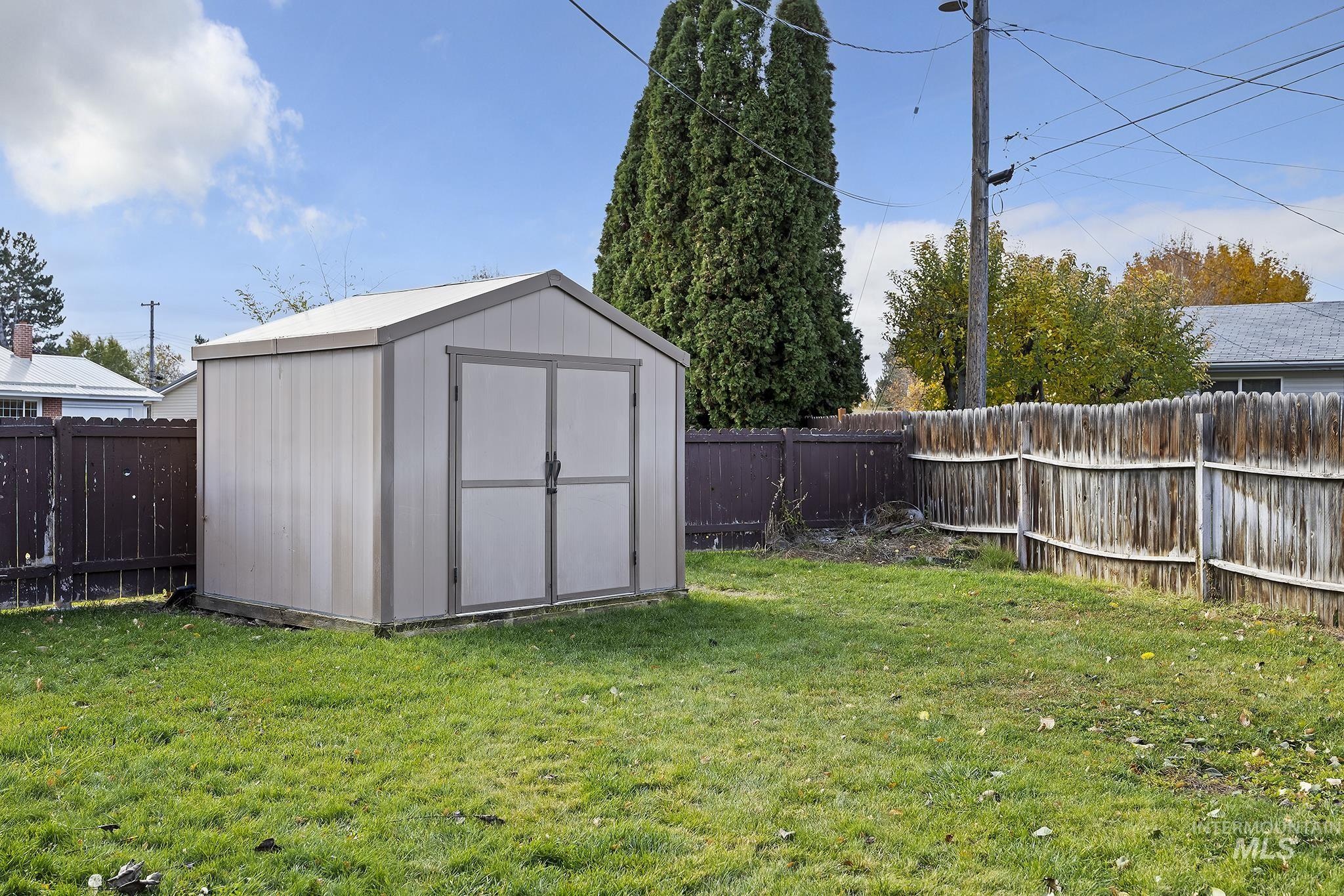 320 East 23rd Drive Burley, ID 83318 - Photo 33 of 34 View of shed featuring a fenced backyard