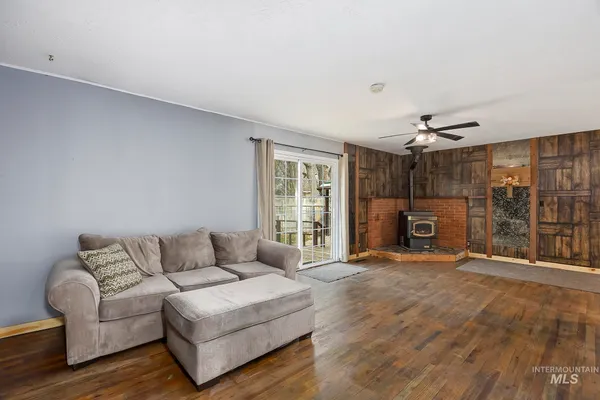 $319,900 | 320 East 23rd Drive, Burley, ID 83318