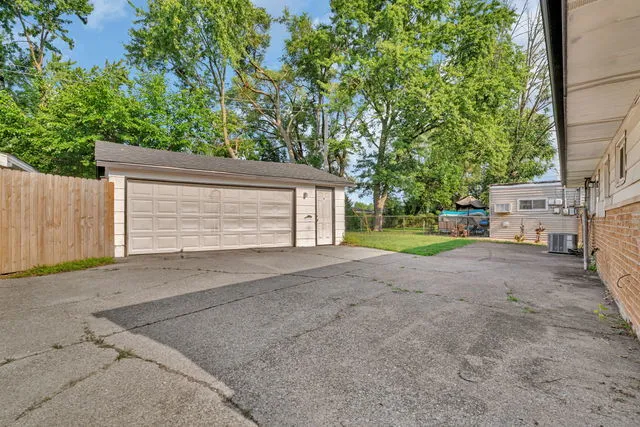 $2,100 | 1512 Lincoln Place, Calumet City, IL 60409