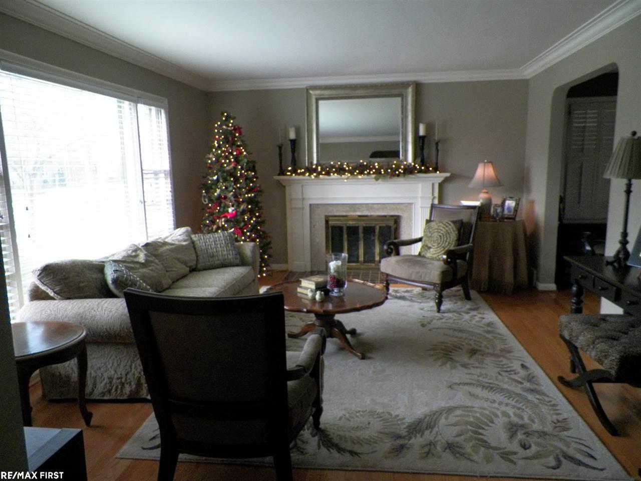 1944 Severn Road Grosse Pointe Woods, MI 48236 - Photo 4 of 25