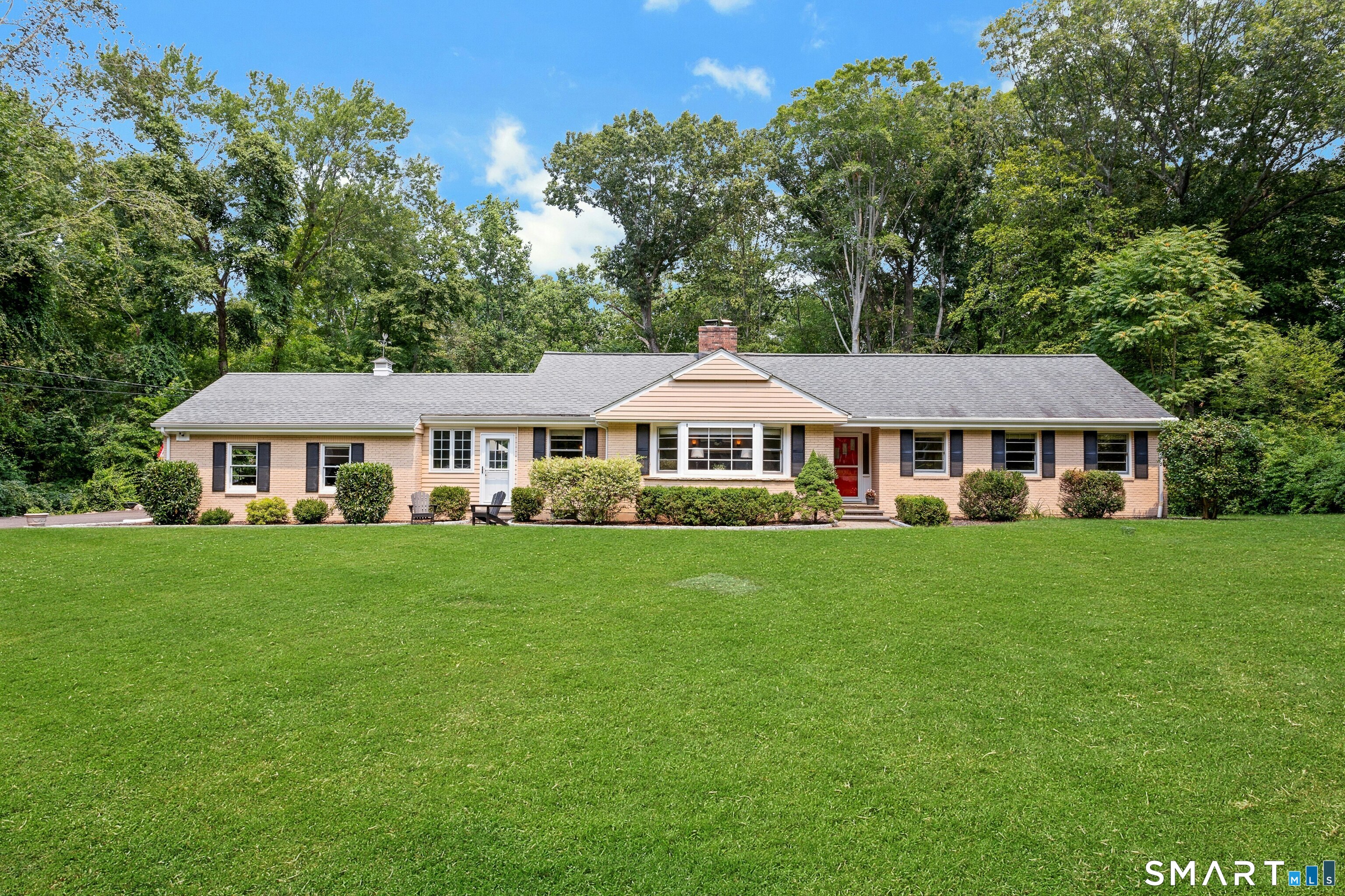 160 Eden Road Stamford, CT 06907 - Photo 1 of 27