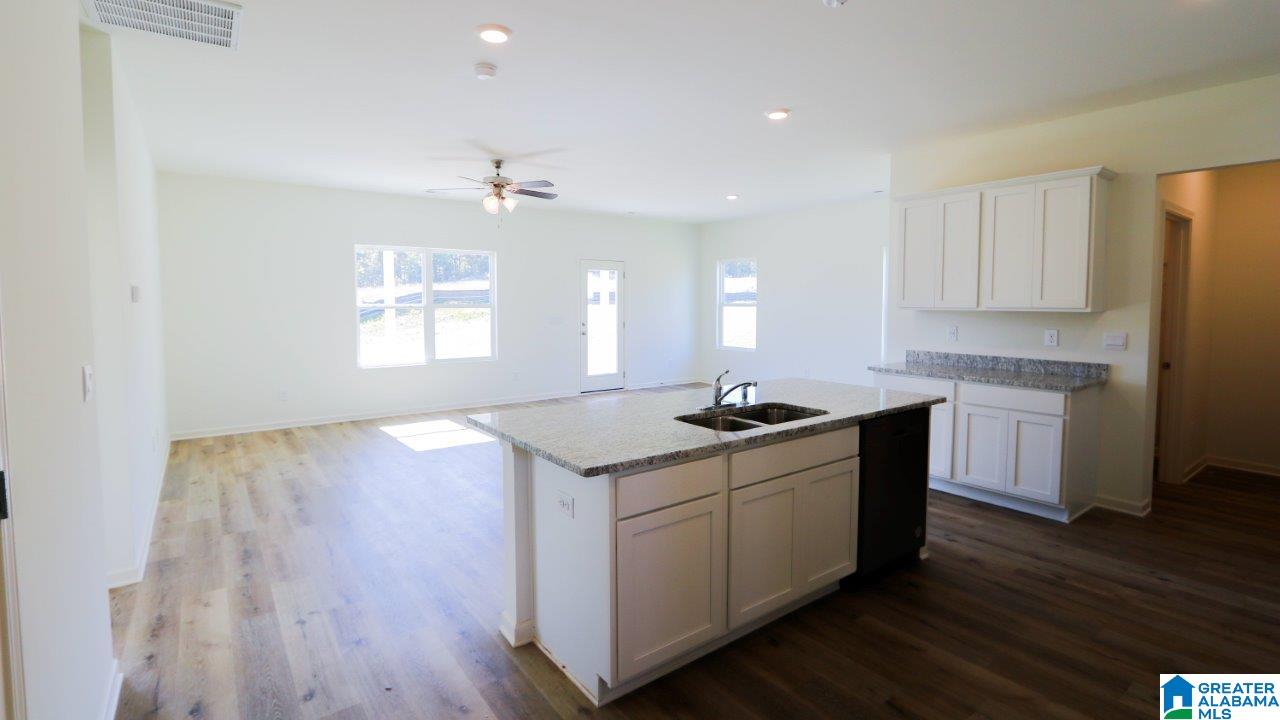 5139 Meadow Ridge Trail Bessemer, AL 35022 - Photo 5 of 36