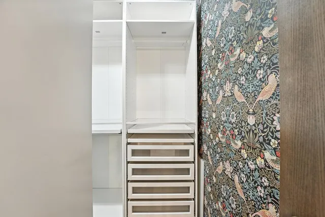 $200,000 | 9700 Portland Avenue South, Unit 332, Bloomington, MN 55420