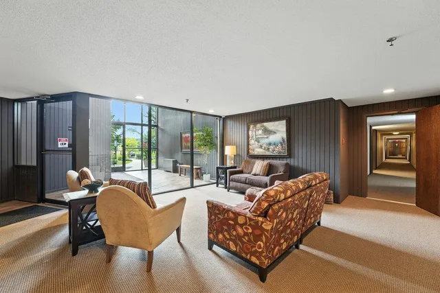 $200,000 | 9700 Portland Avenue South, Unit 332, Bloomington, MN 55420