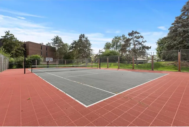 $200,000 | 9700 Portland Avenue South, Unit 332, Bloomington, MN 55420