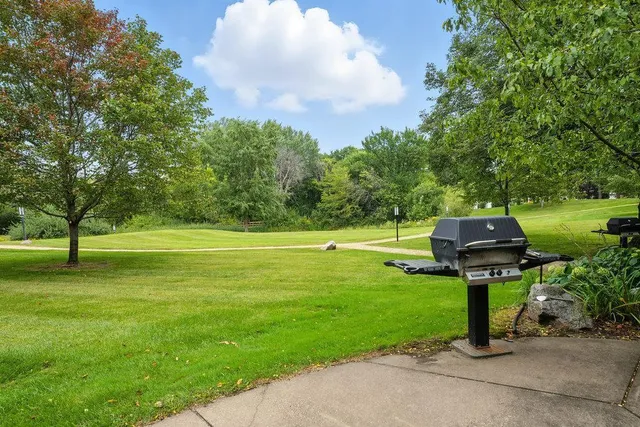 $200,000 | 9700 Portland Avenue South, Unit 332, Bloomington, MN 55420