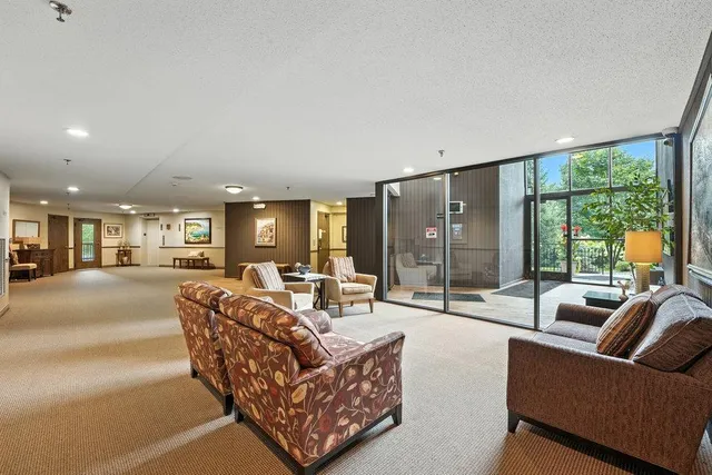 $200,000 | 9700 Portland Avenue South, Unit 332, Bloomington, MN 55420