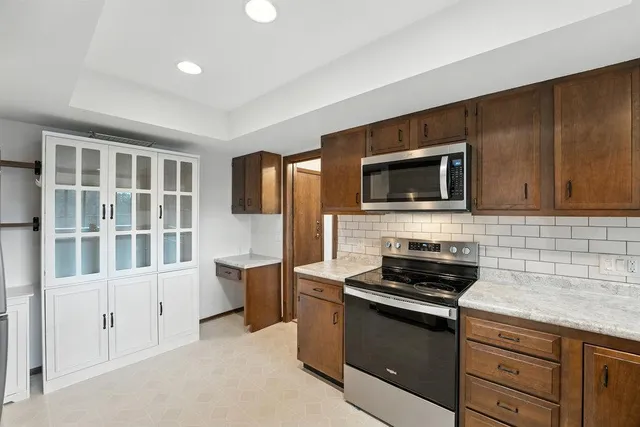 $200,000 | 9700 Portland Avenue South, Unit 332, Bloomington, MN 55420