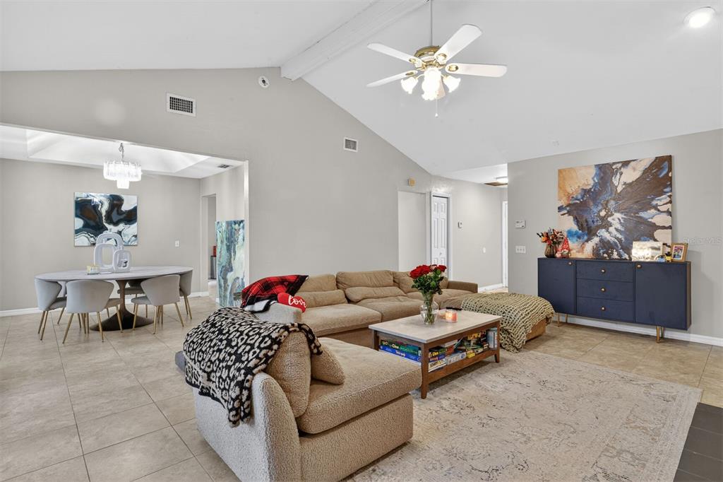 305 Northwest 28th Street Gainesville, FL 32607 - Photo 5 of 43