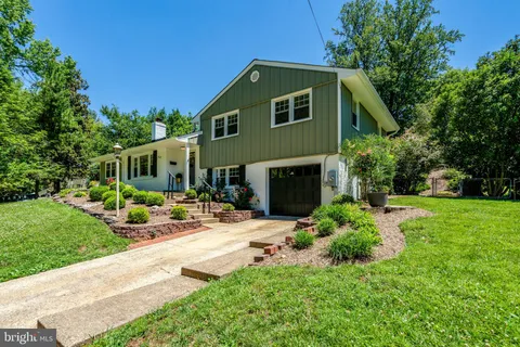 $685,000 | 7618 Highland Street, Springfield, VA 22150