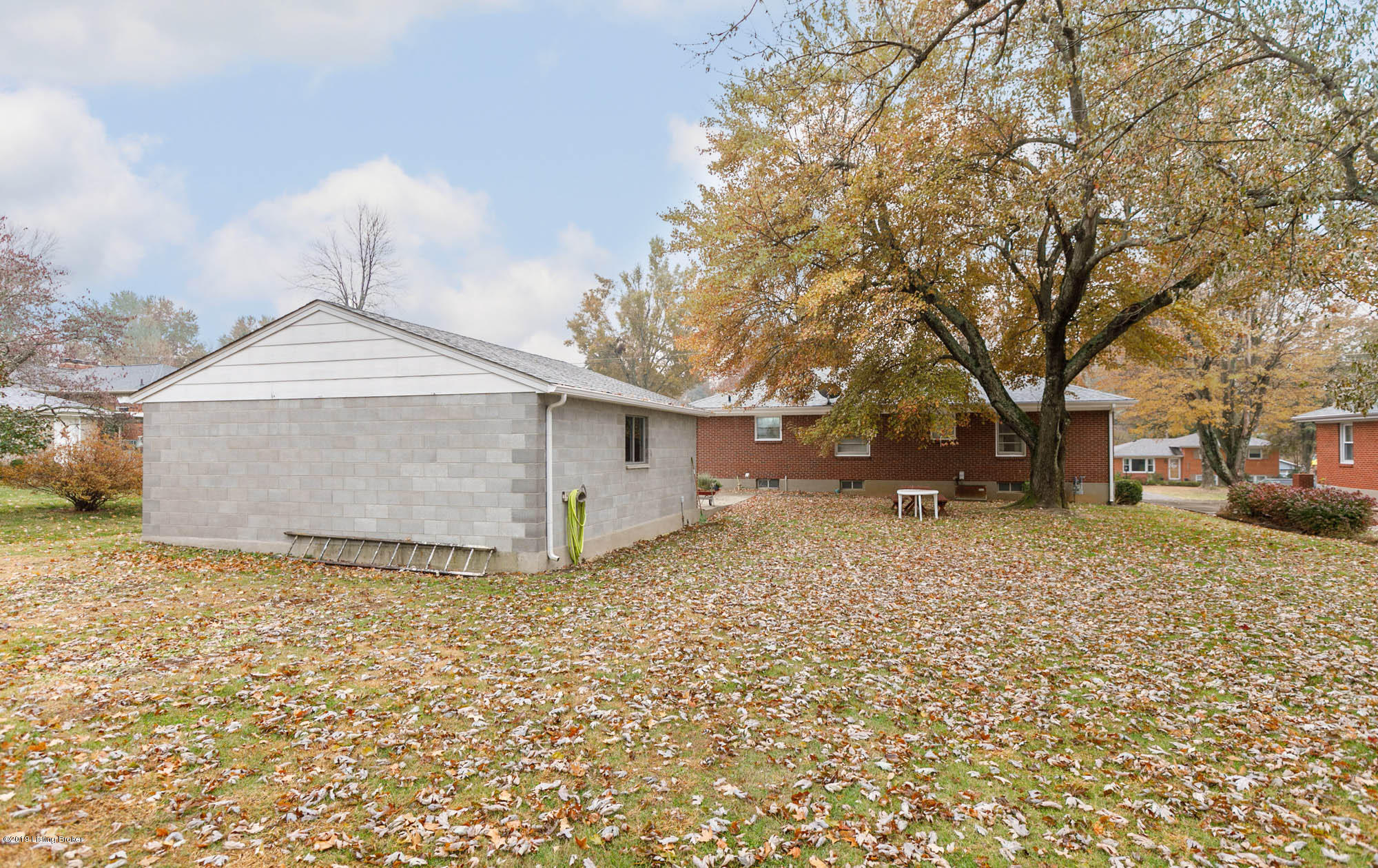 8913 Waltlee Road Louisville, KY 40291 - Photo 29 of 30 009