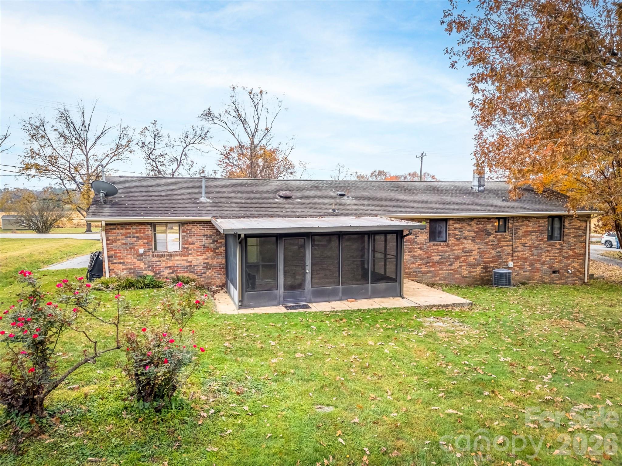 605 Dana Road Hendersonville, NC 28792 - Photo 4 of 38 front view of a house with a yard