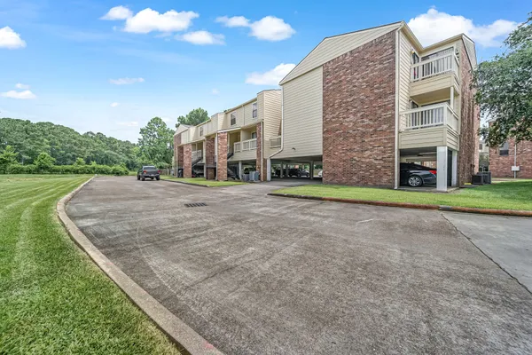 $106,000 | 2501 Gulf Freeway, Unit 256D, Dickinson, TX 77539