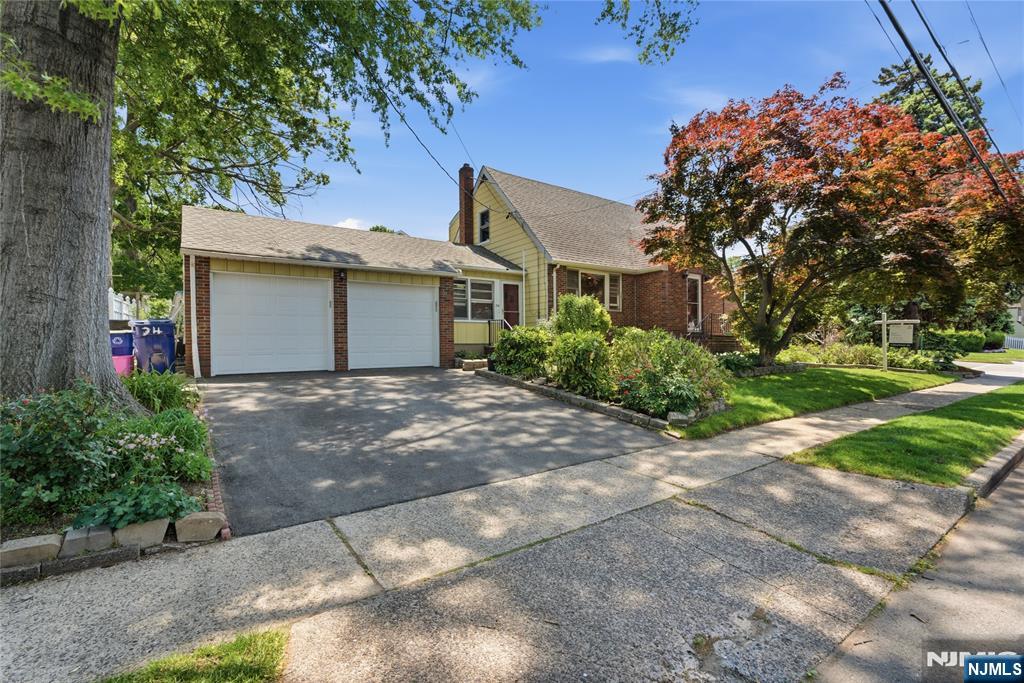 34 Rowland Avenue Hackensack, NJ 07601 - Photo 2 of 34