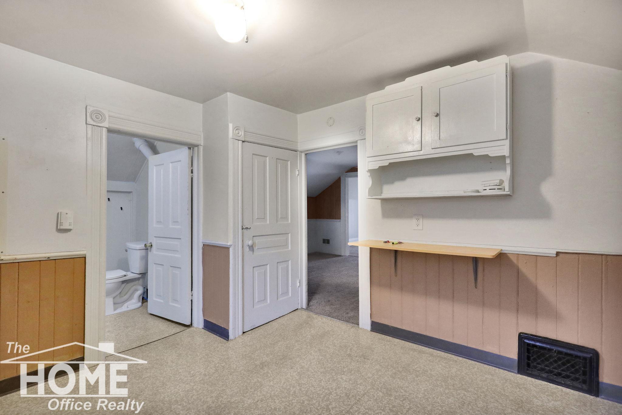 422 Clinton Street Owosso, MI 48867 - Photo 6 of 14