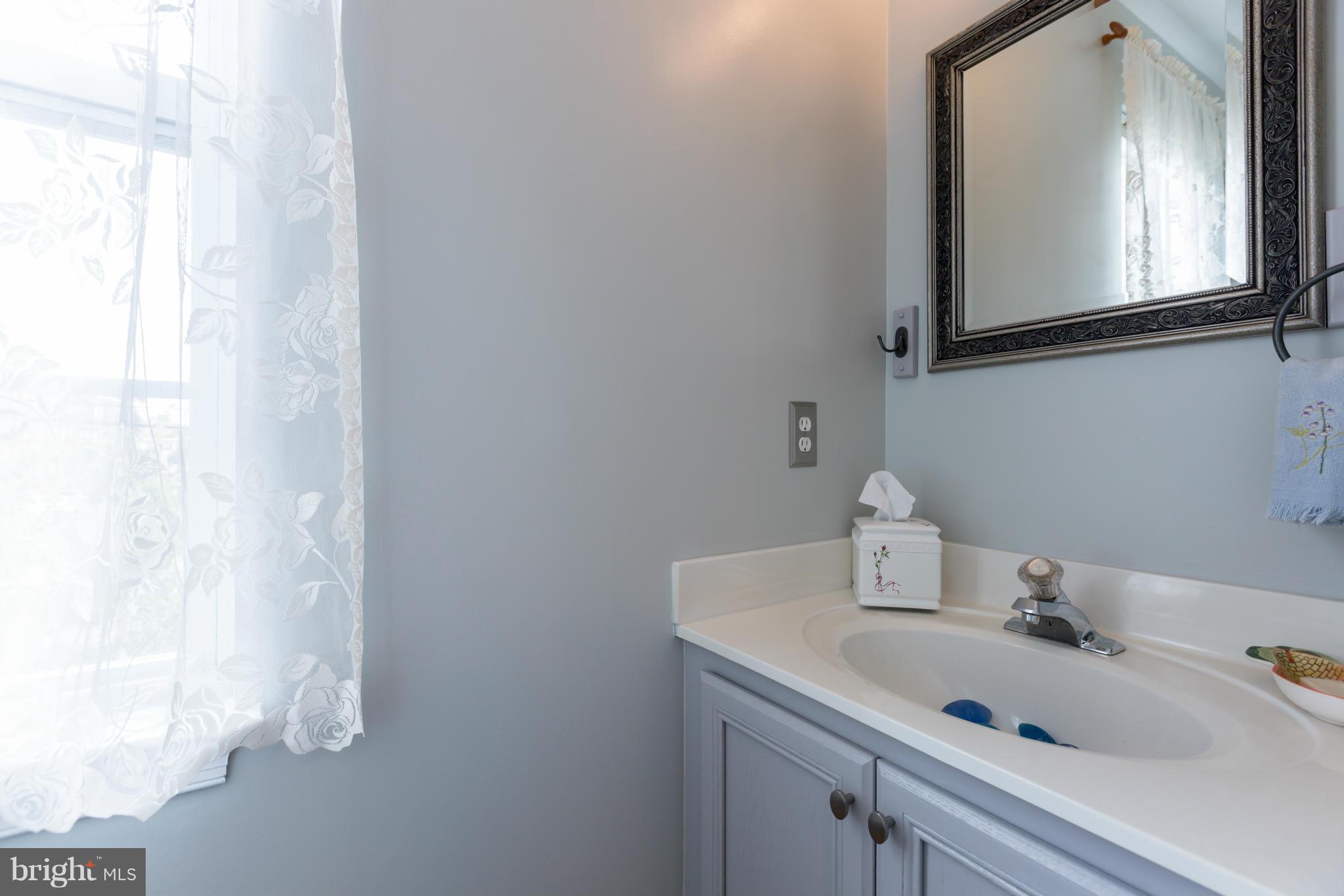20 West Glebe Road Alexandria, VA 22305 - Photo 11 of 19 Half Bath
