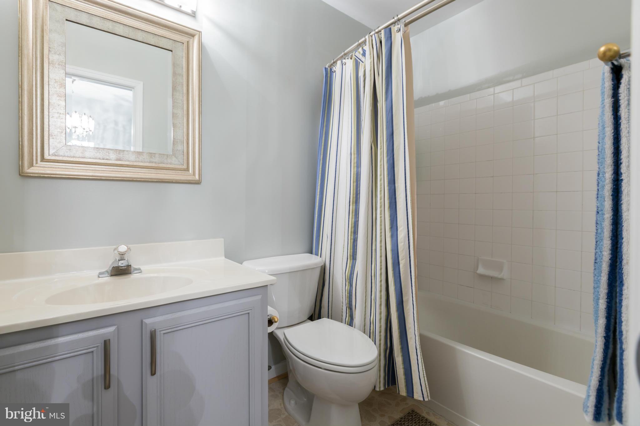 20 West Glebe Road Alexandria, VA 22305 - Photo 13 of 19 Bath (Master)