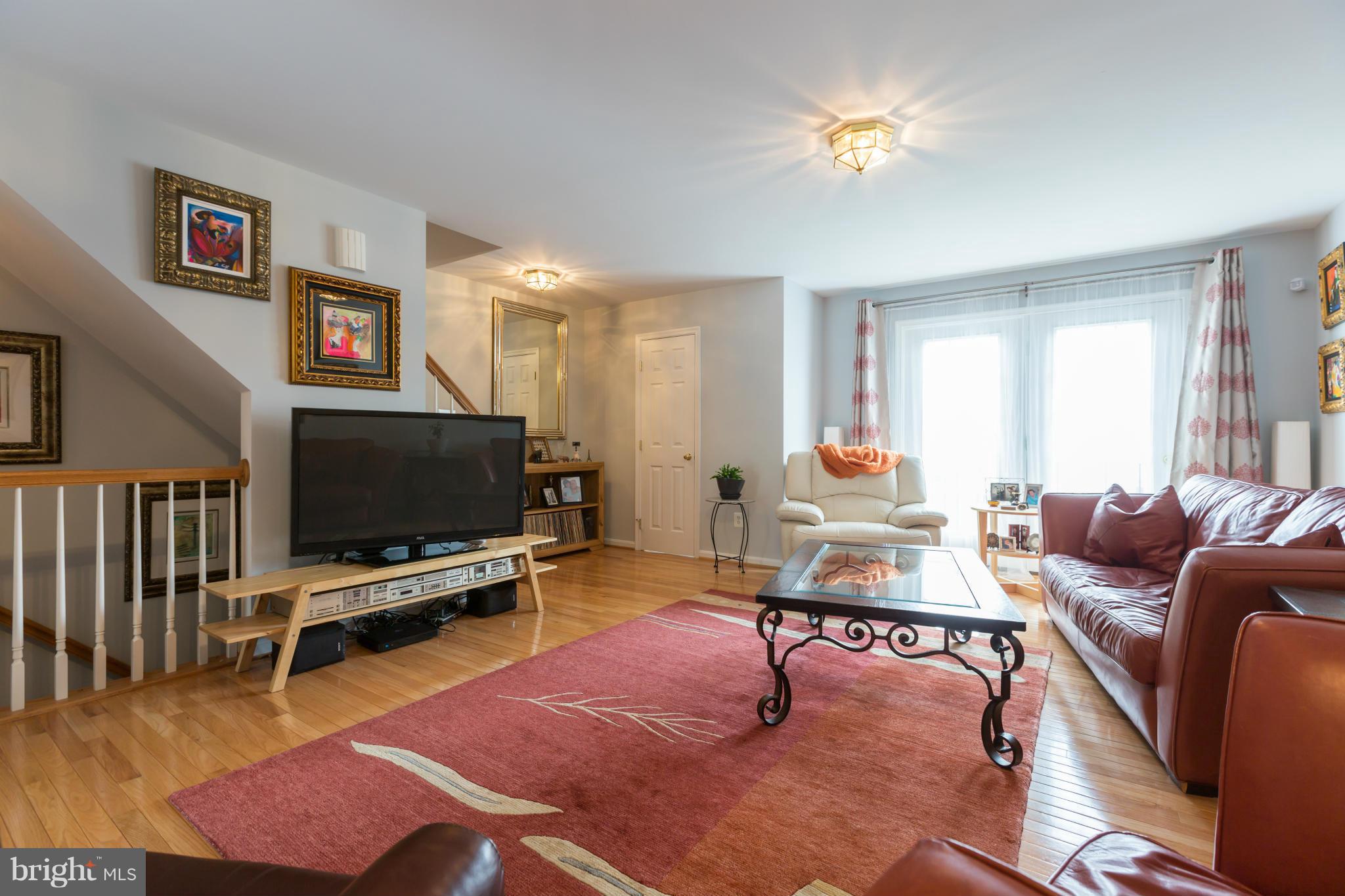 20 West Glebe Road Alexandria, VA 22305 - Photo 17 of 19 Living Room