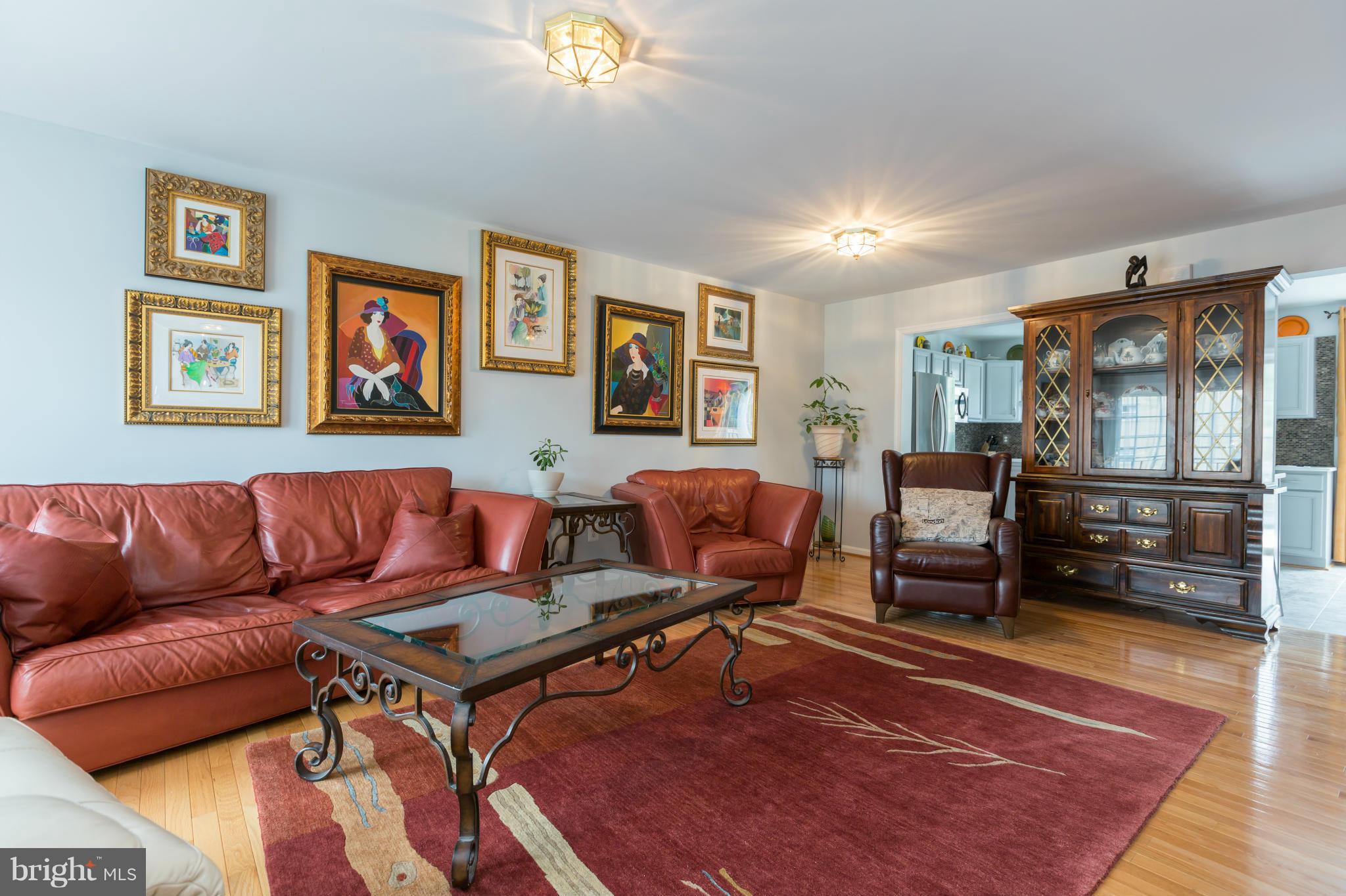 20 West Glebe Road Alexandria, VA 22305 - Photo 18 of 19 Living Room
