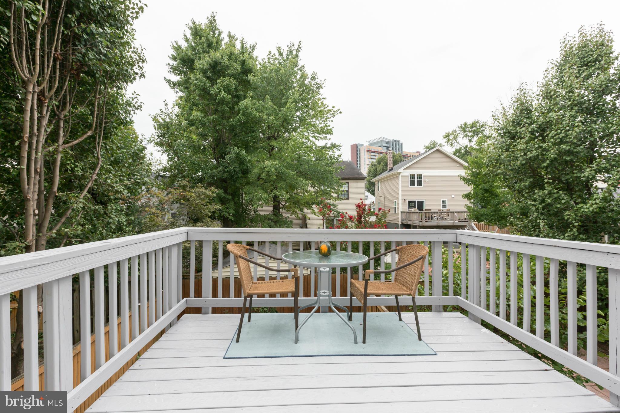 20 West Glebe Road Alexandria, VA 22305 - Photo 6 of 19 Exterior (General)