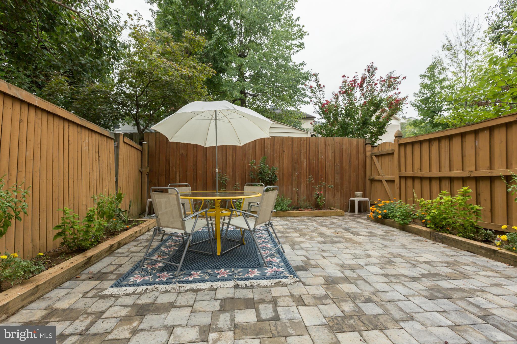 20 West Glebe Road Alexandria, VA 22305 - Photo 7 of 19 Exterior (Rear)