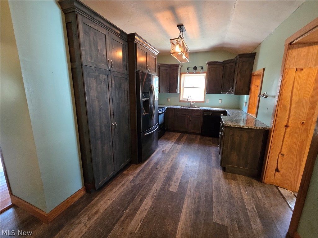 14298 Chardon-Windsor Road Chardon, OH 44024 - Photo 5 of 43