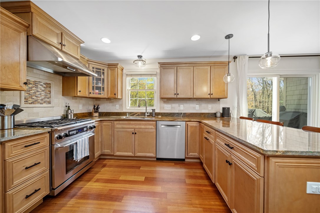 288 Middle Road East Greenwich, RI 02818 - Photo 3 of 30 Granite counters, stainless appliances, cherry floors